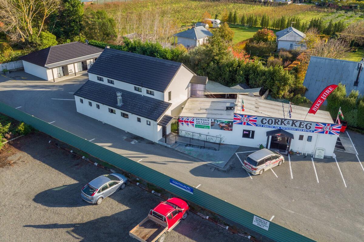 Cork And Keg Motel Renwick Exterior photo